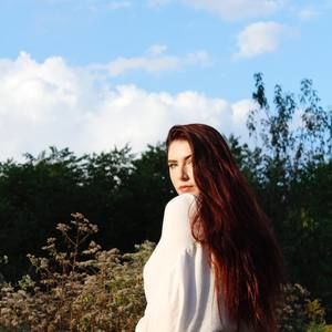 Meet your Posher, Claire